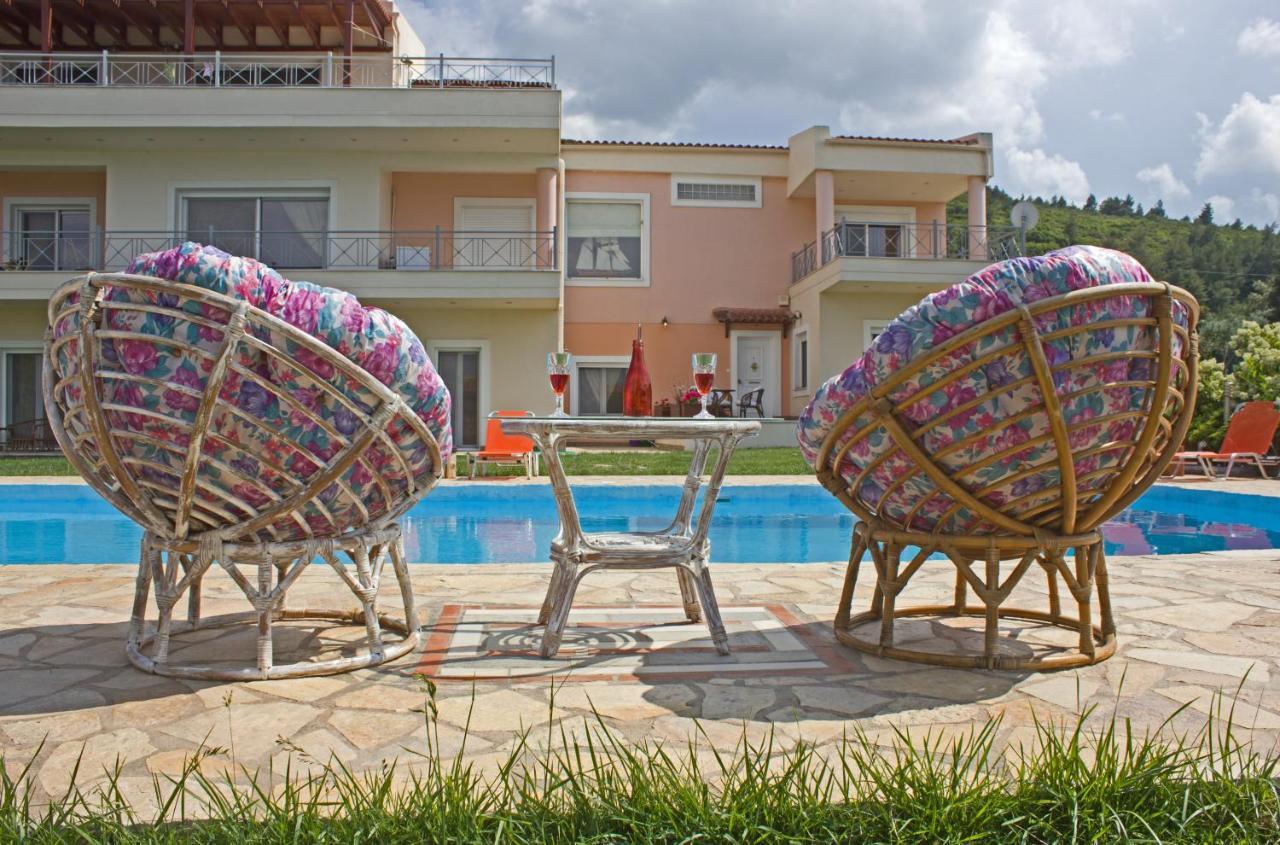 Brina'S Luxury Apartments Agioi Apostoloi  Luaran gambar